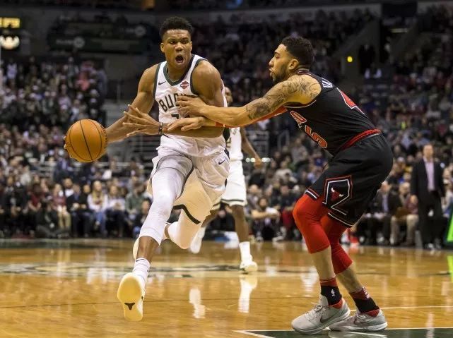  字母哥狂砍五十加篮板，雄鹿轻取活塞巩固东部第一